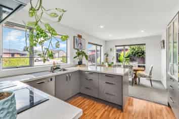 6 Palladio Avenue, LEESTON