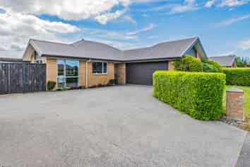 6 Palladio Avenue, LEESTON