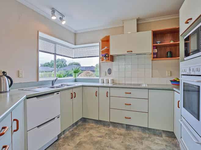 6 Wilton Row, Taradale