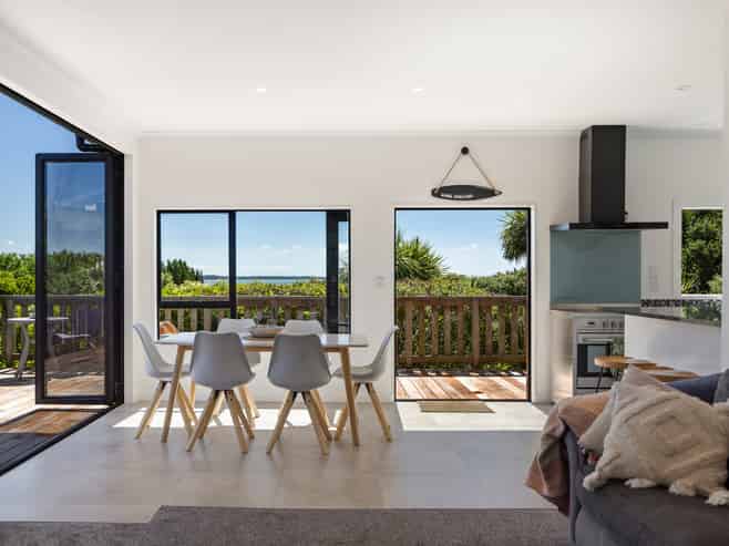 14 Violet Street, Riverton