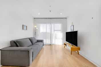 404/553c Glenfield Road, Glenfield