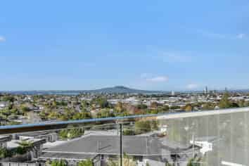 404/553c Glenfield Road, Glenfield