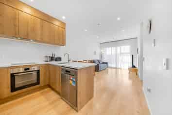 404/553c Glenfield Road, Glenfield