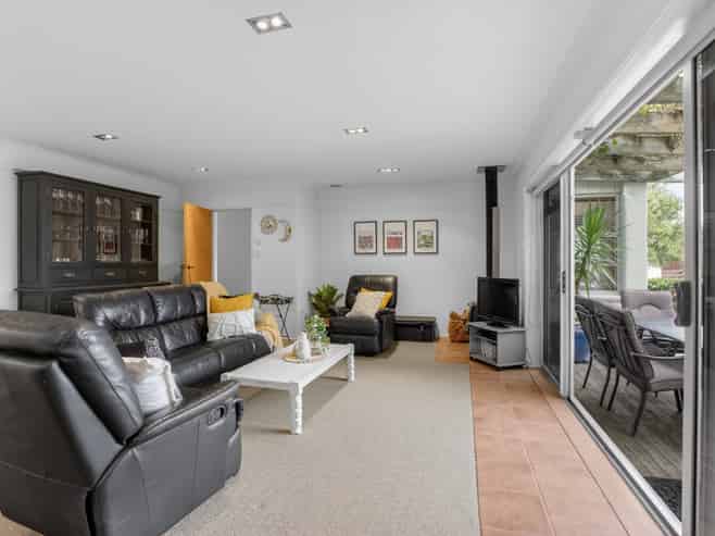 91 Golf Road, Paraparaumu Beach