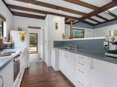 2 Poland Street, Waikino