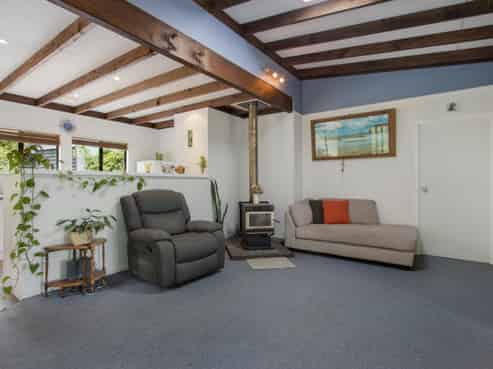 2 Poland Street, Waikino