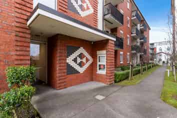 G08/1B Soljak Place, Mount Albert