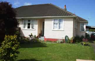 9 Upham Terrace, Roslyn