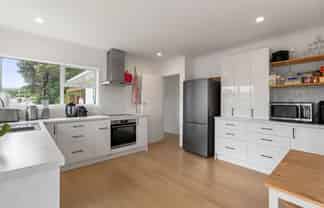 3 Catherine Crescent, Paparangi