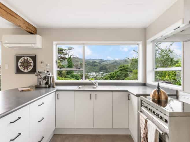 6B Ely Grove, Wainuiomata