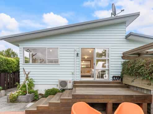 6B Ely Grove, Wainuiomata