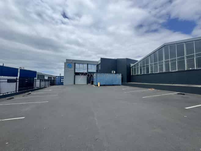 705sqm Road-Front Industrial / Trade Retail