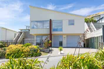 56 Tea Tree Lane, Woodridge