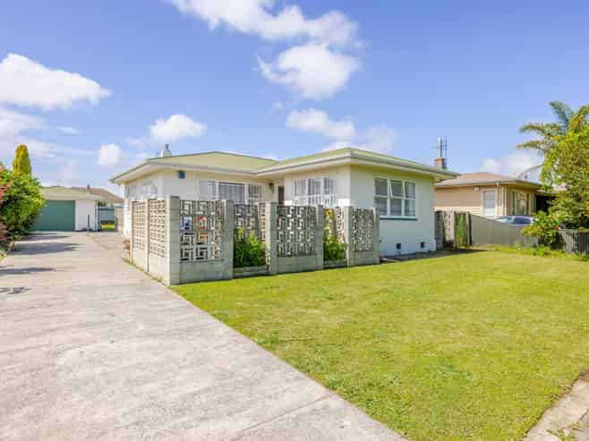 819 Ngaio Street, Mahora