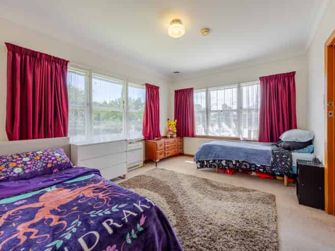 819 Ngaio Street, Mahora