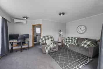 1/204 Grays Road, Saint Leonards