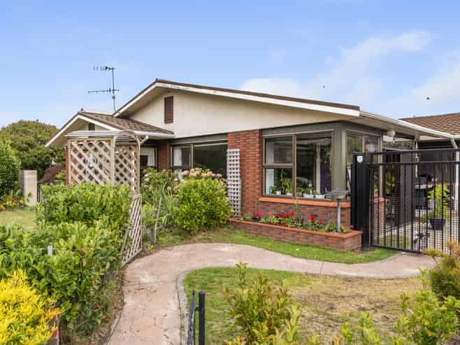 1/702 Tomoana Road, Mahora