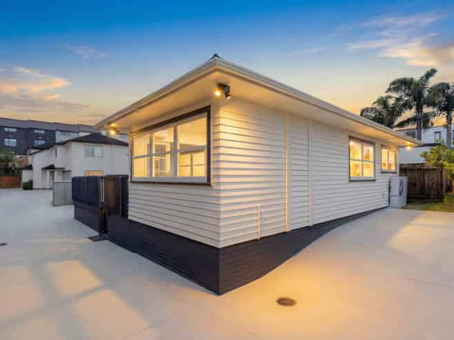 9 Oteha Valley Road, Northcross