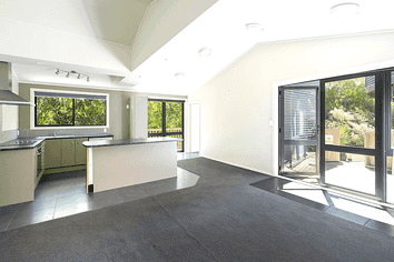 A/2/8 Montressor Place, Mellons Bay