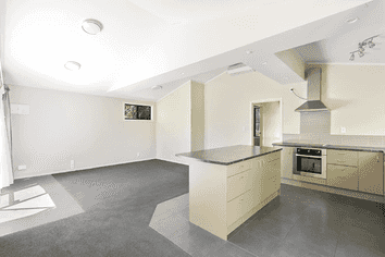 A/2/8 Montressor Place, Mellons Bay