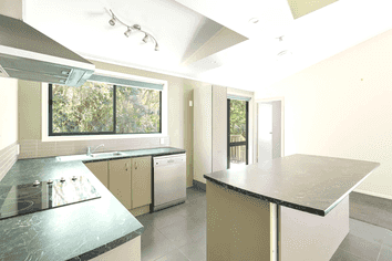 A/2/8 Montressor Place, Mellons Bay