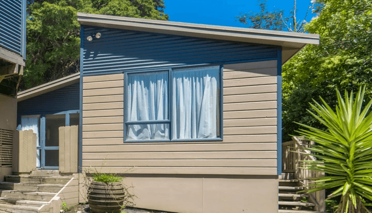 A/2/8 Montressor Place, Mellons Bay