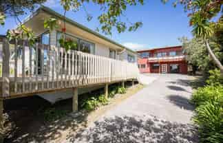 25 Nui Mana Place, Te Atatu South