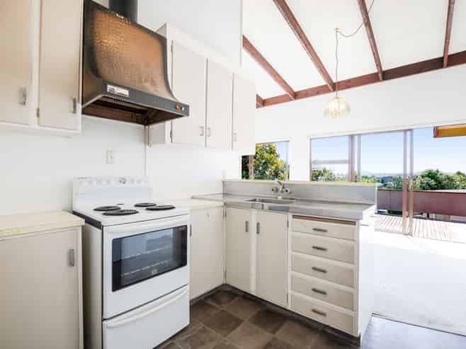 25 Nui Mana Place, Te Atatu South