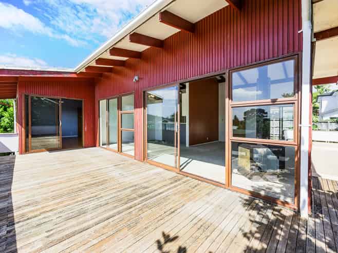 25 Nui Mana Place, Te Atatu South