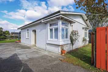 703 Grays Road, Mahora