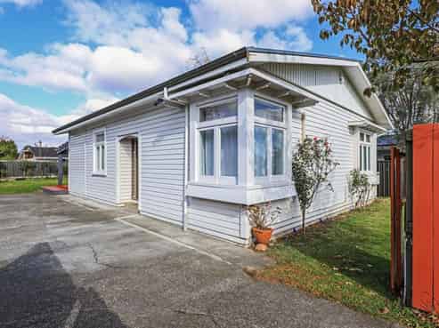 703 Grays Road, Mahora