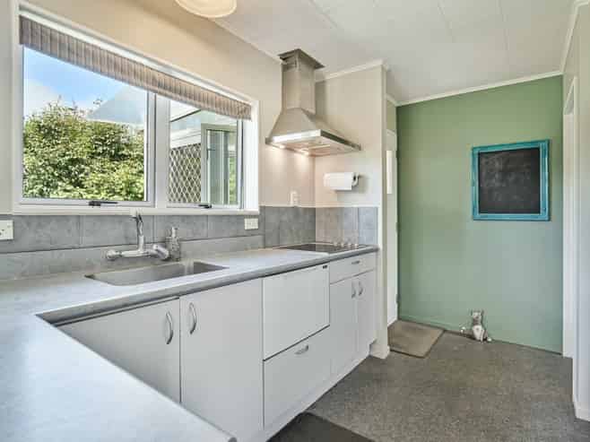 410 Hemi Street, Raureka