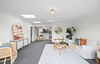 77A Mays Road, Saint Albans