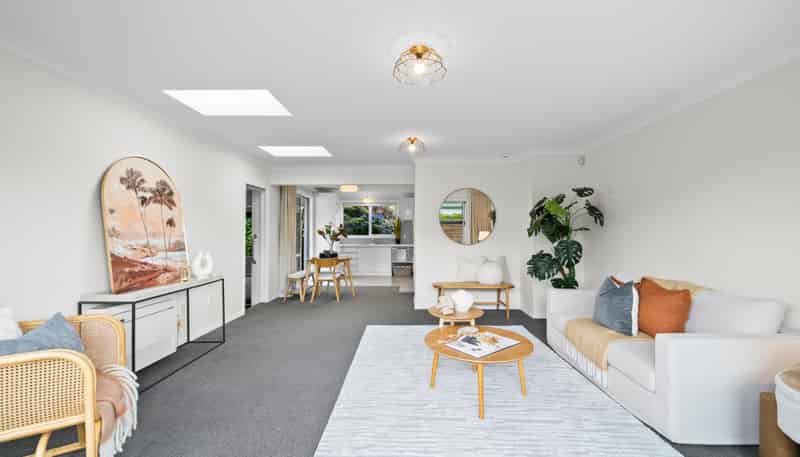 77A Mays Road, Saint Albans