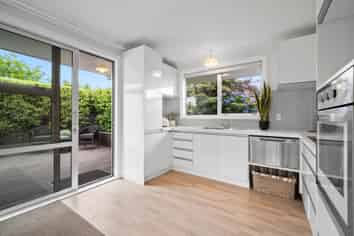 77A Mays Road, Saint Albans