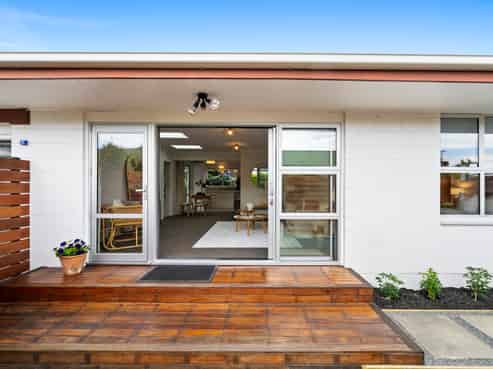 77A Mays Road, Saint Albans