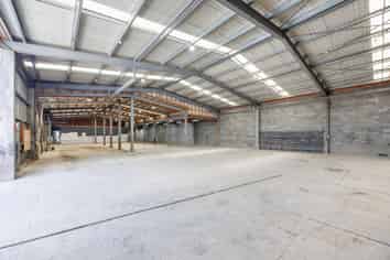 Prime 1,400sqm Warehouse and Yard For Lease