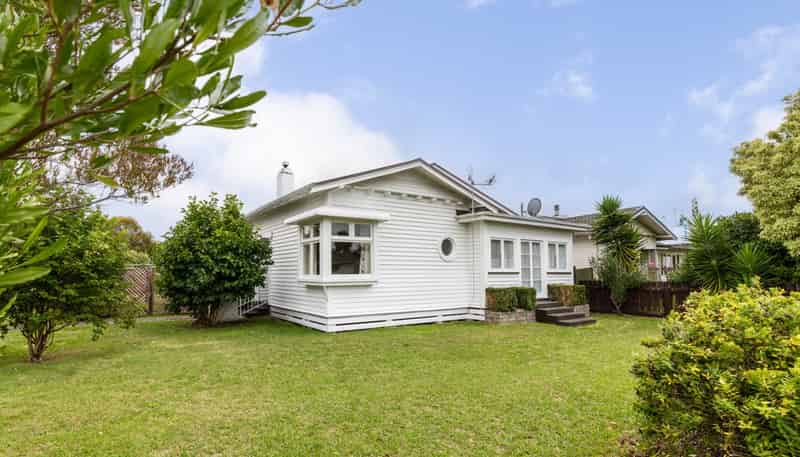 701 Avenue Road West, Saint Leonards