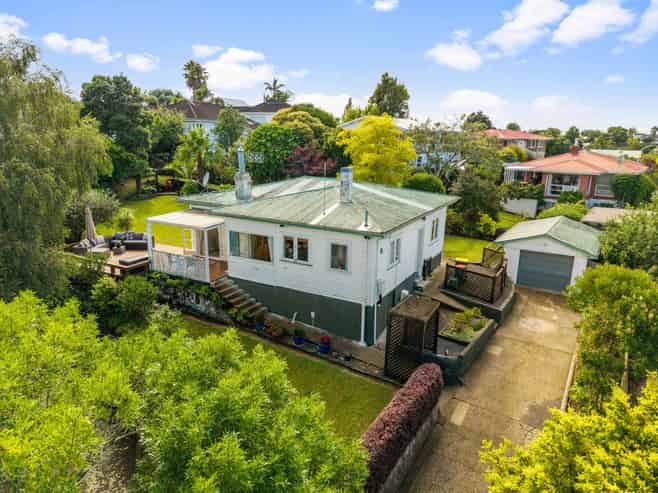 24 Sutton Crescent, Hillcrest