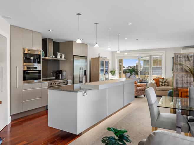 3/14 First Avenue, Avenues