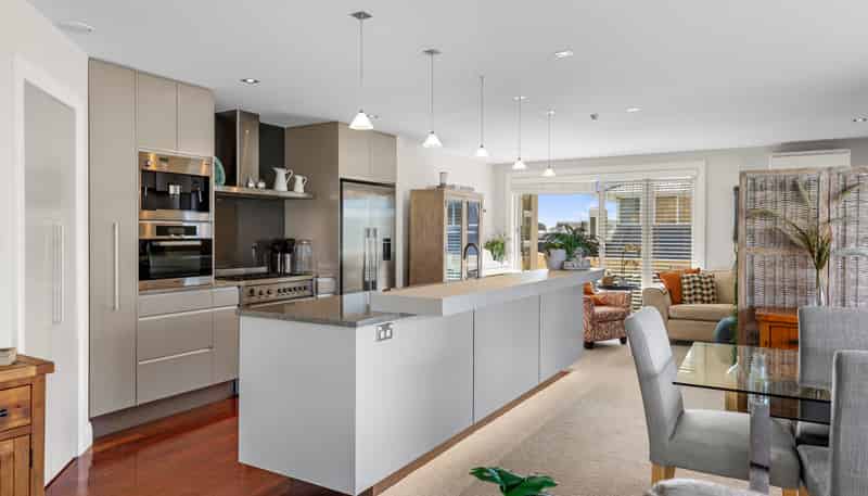 3/14 First Avenue, Avenues