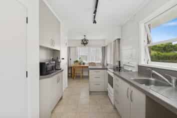 368 Sunset Road, Sunnybrook