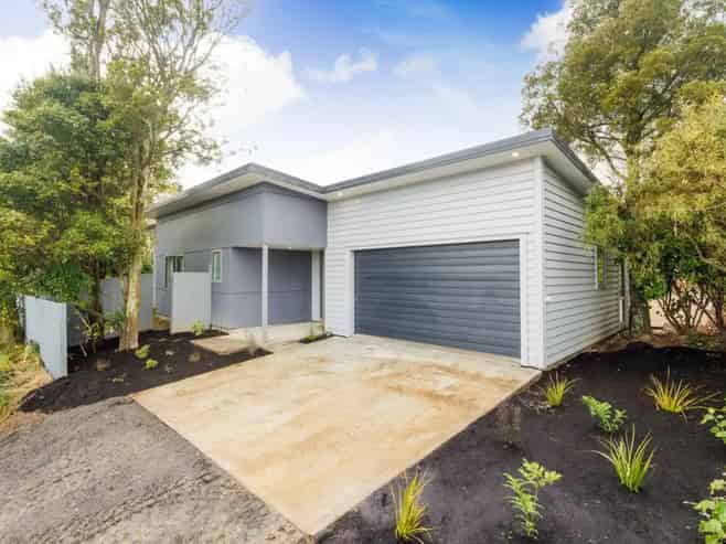 5A Aokautere Drive, Fitzherbert