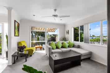 1/42 Bay Street, Red Beach