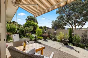 1/42 Bay Street, Red Beach