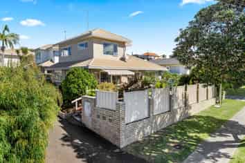 1/42 Bay Street, Red Beach