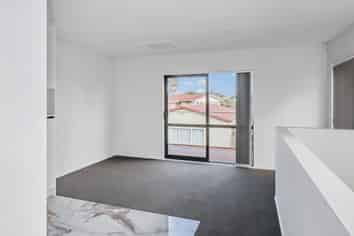 553f Massey Road, Mangere