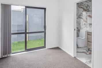 553f Massey Road, Mangere