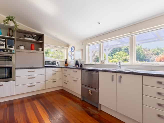 124a Main Road South, Raumati Beach
