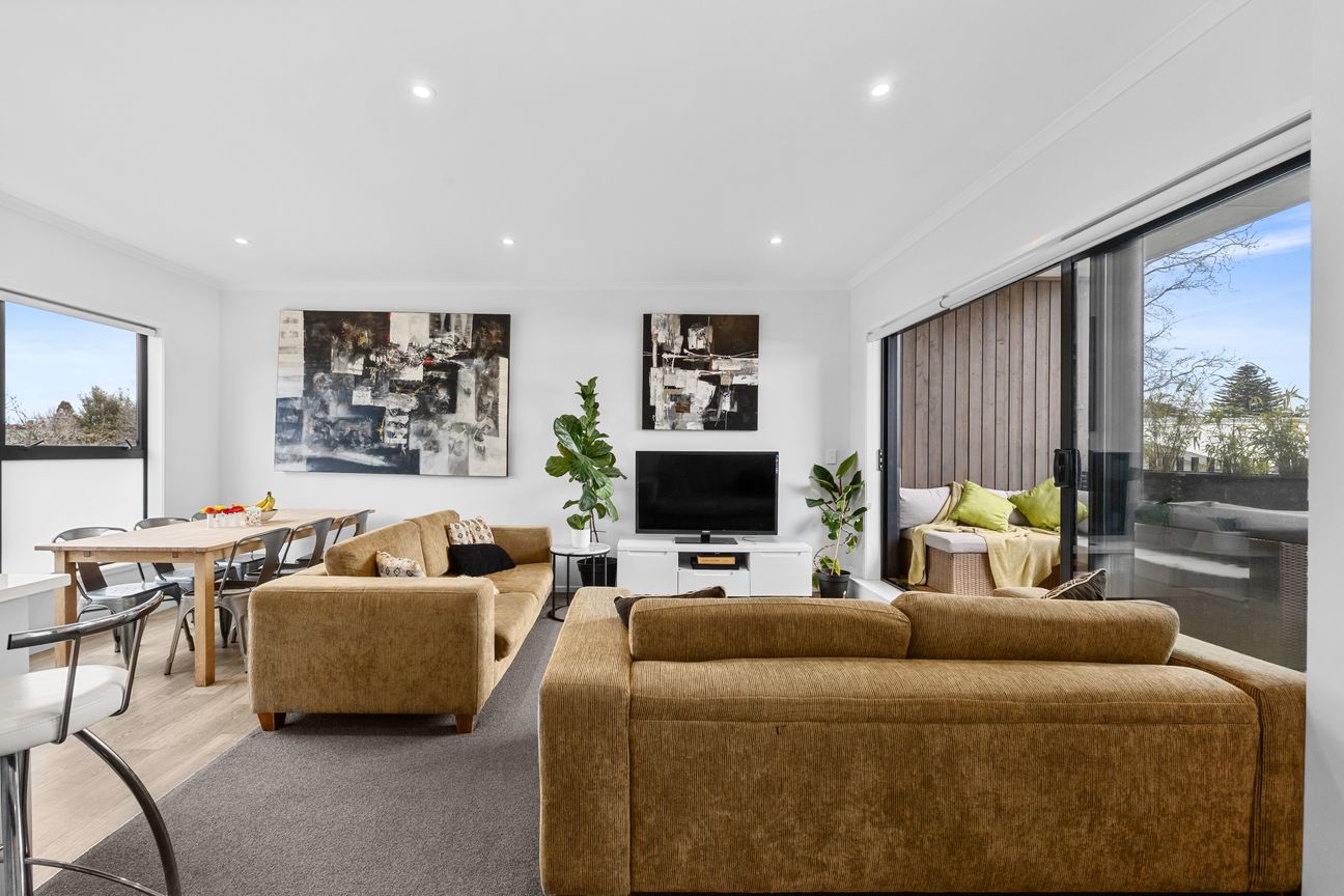153sqm Freehold Brick Home With Huge Sunny Deck - Ansicht 4